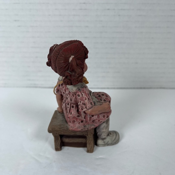 Vtg 90's Sarah’s Attic Cupcake Figurine Cupcake On A Bench Limited Edition VC144 - Picture 5 of 6